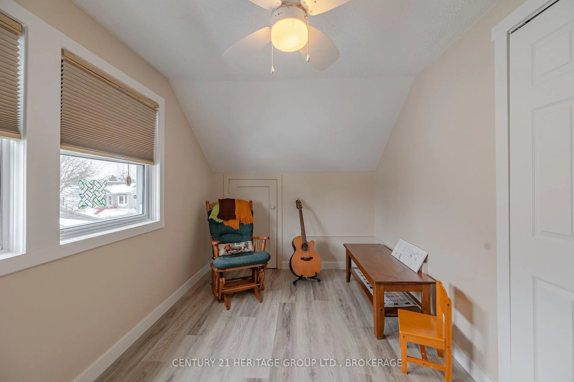 Photo 24 of 19 Fifth Avenue, Kingston, East of Sir John A. Blvd — HOMEH