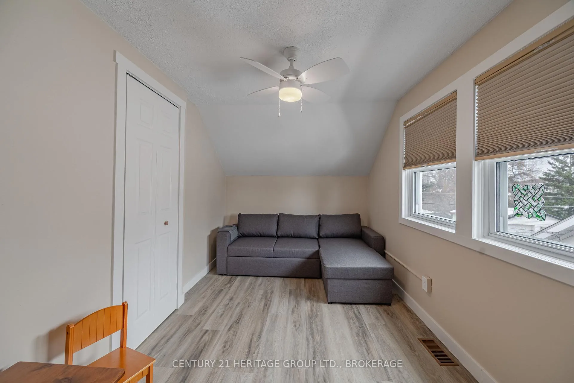 Photo 25 of 19 Fifth Avenue, Kingston, East of Sir John A. Blvd — HOMEH
