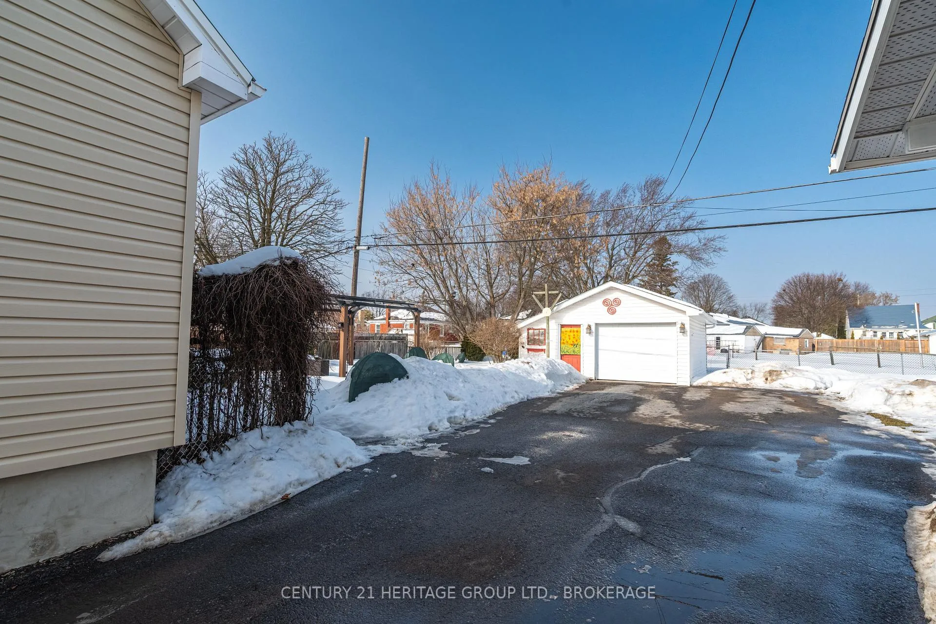 Photo 34 of 19 Fifth Avenue, Kingston, East of Sir John A. Blvd — HOMEH