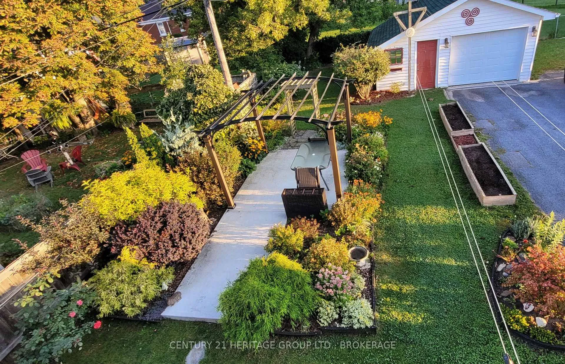 Photo 38 of 19 Fifth Avenue, Kingston, East of Sir John A. Blvd — HOMEH