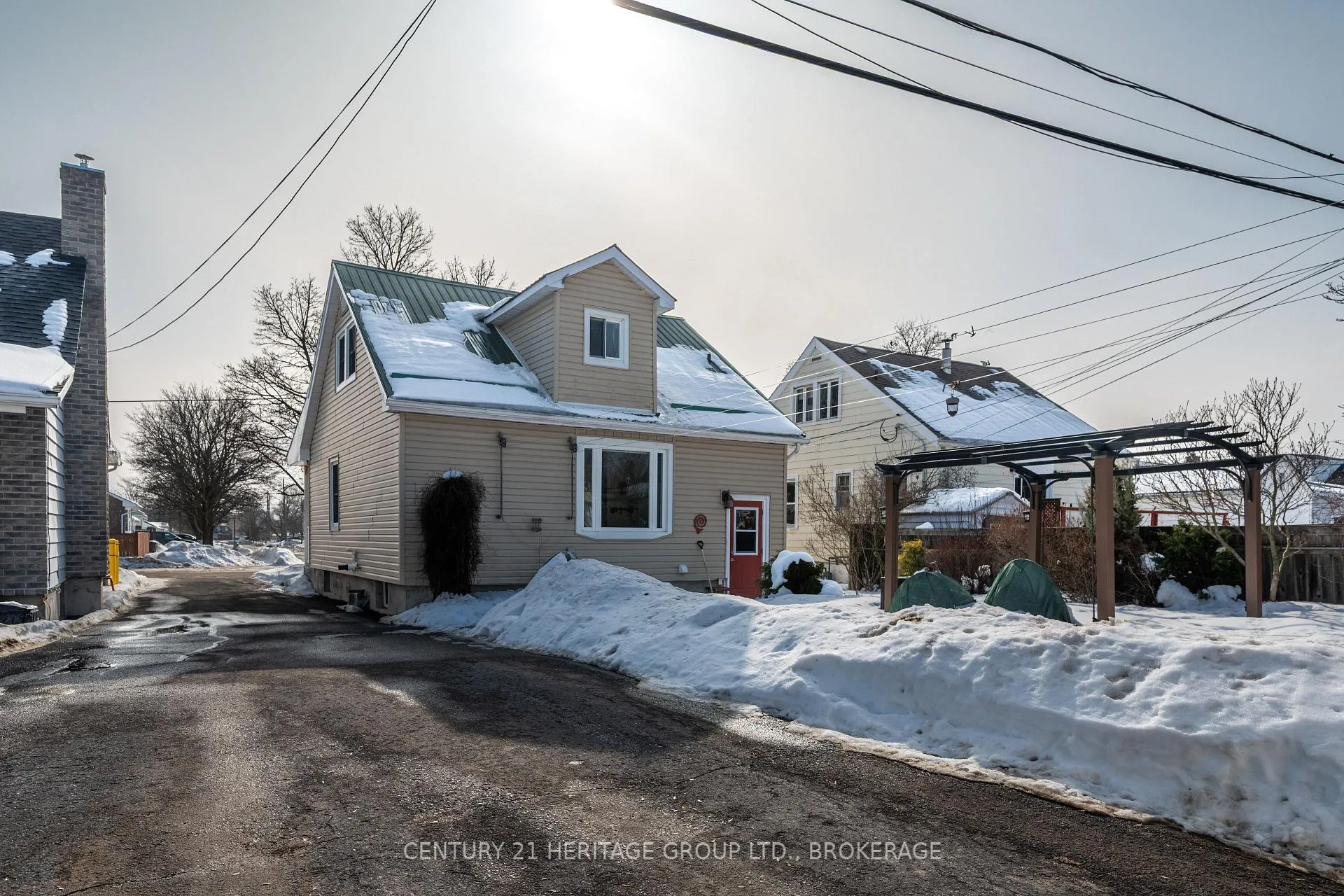 Photo 39 of 19 Fifth Avenue, Kingston, East of Sir John A. Blvd — HOMEH