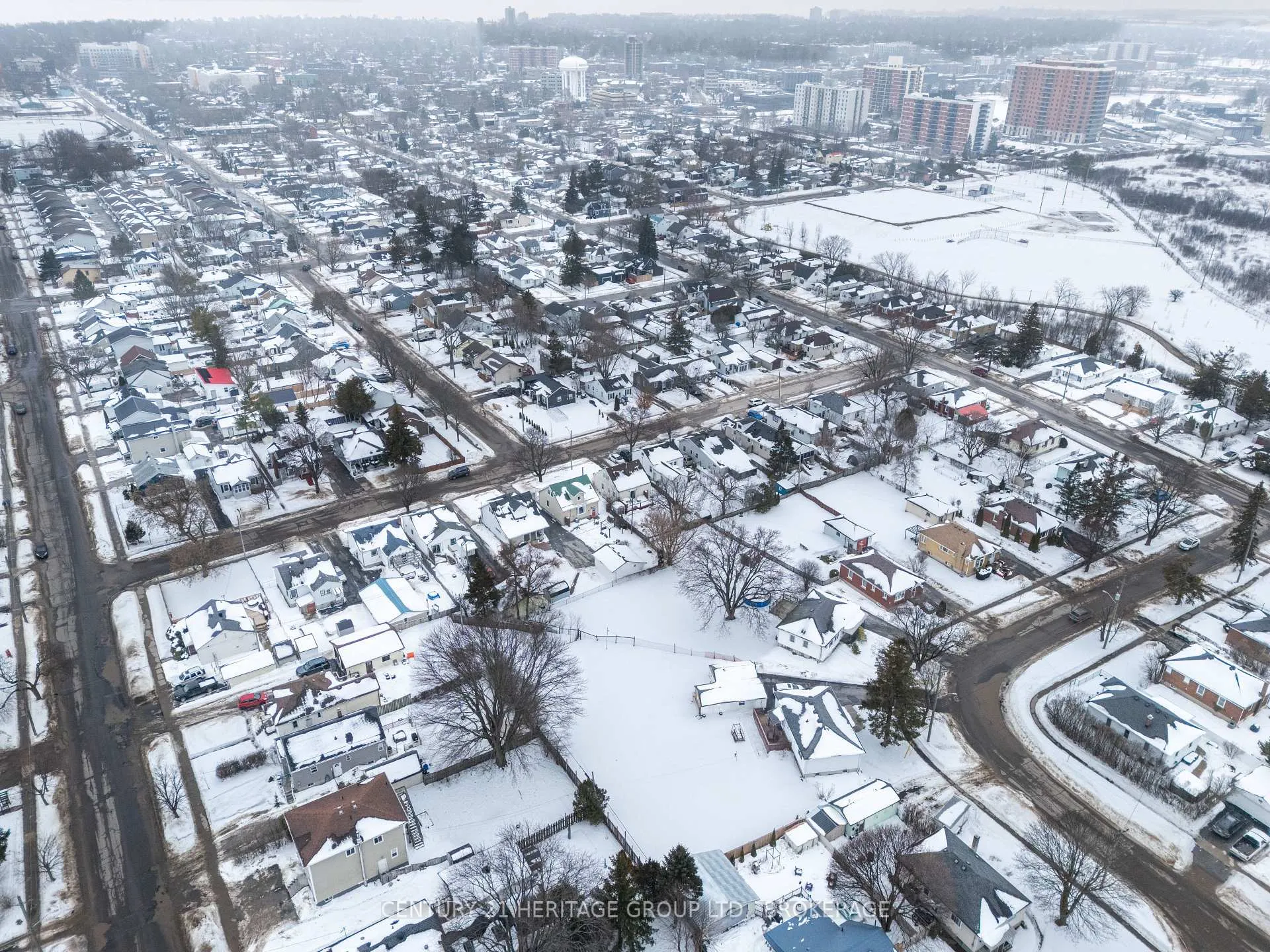 Photo 44 of 19 Fifth Avenue, Kingston, East of Sir John A. Blvd — HOMEH