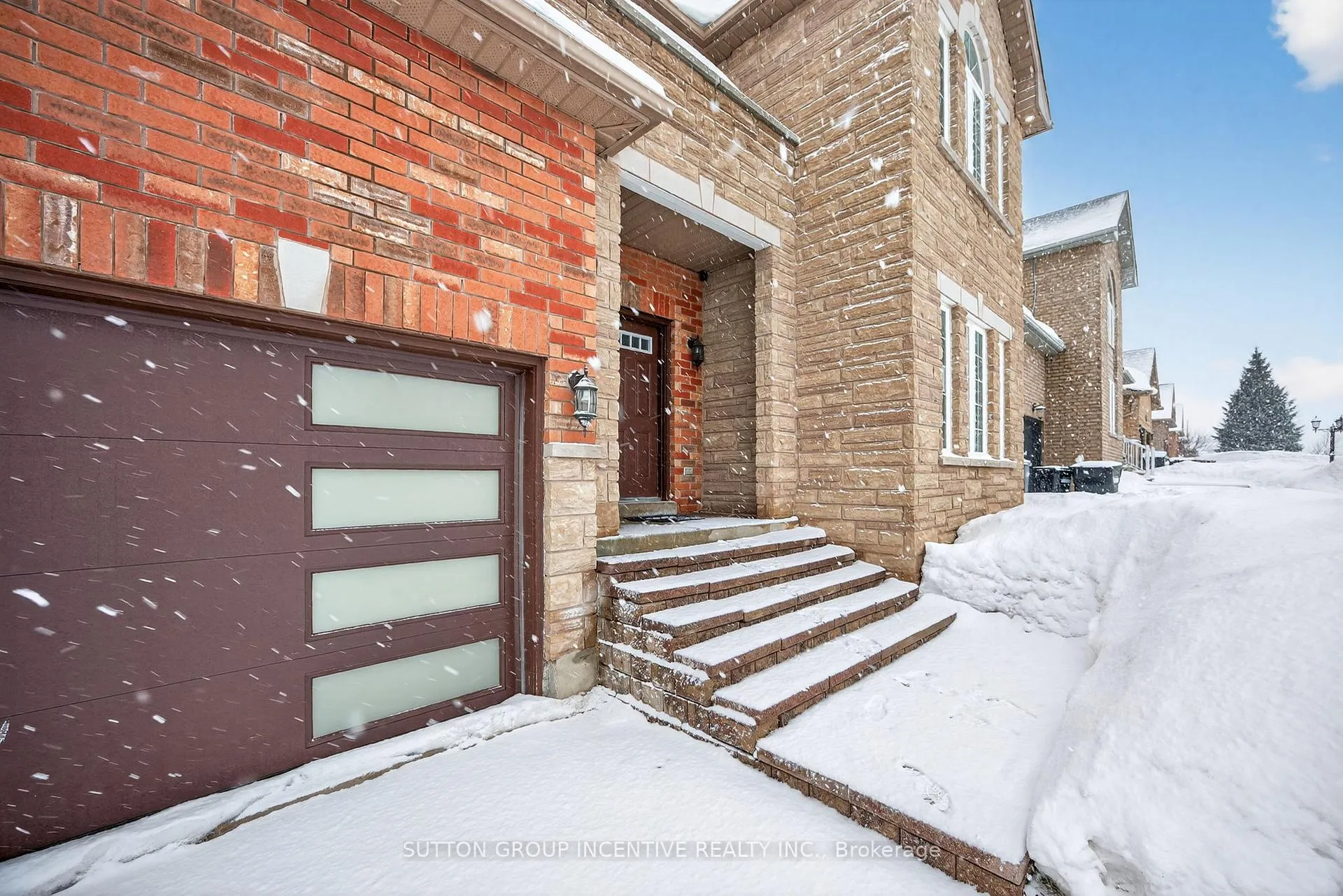 Photo 2 of 1964 Jans Boulevard, Innisfil, Alcona — HOMEH