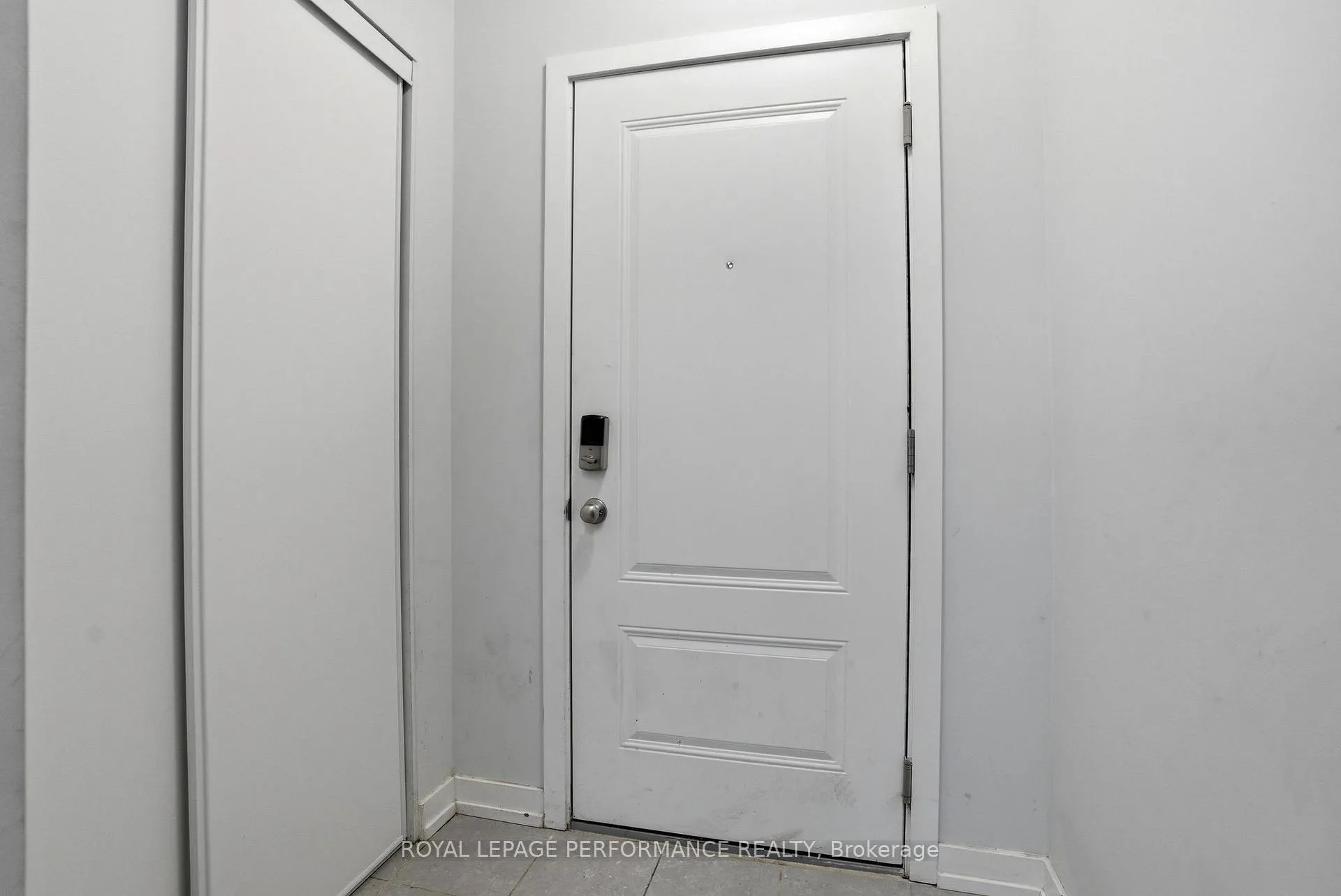 Photo 3 of 57 Dashing Private, Ottawa, Avalon West — HOMEH