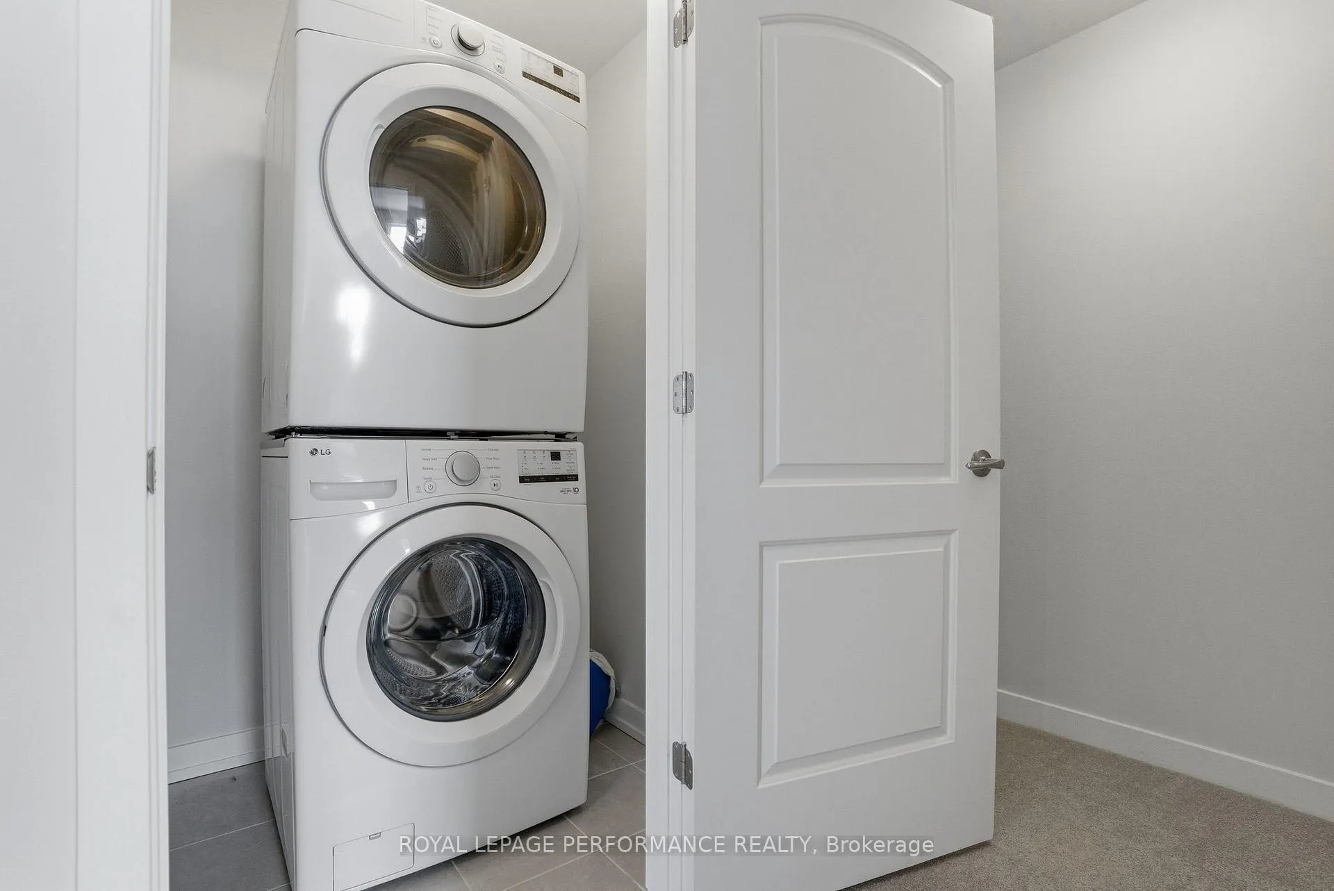 Photo 21 of 57 Dashing Private, Ottawa, Avalon West — HOMEH