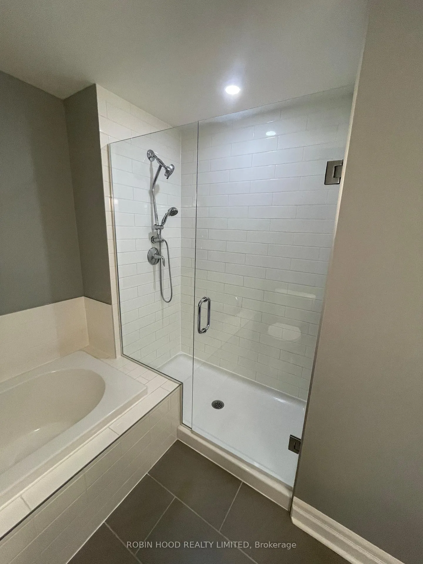 Photo 12 of Unit Unit 612, 150 Wellington Street E, Guelph, Downtown — HOMEH