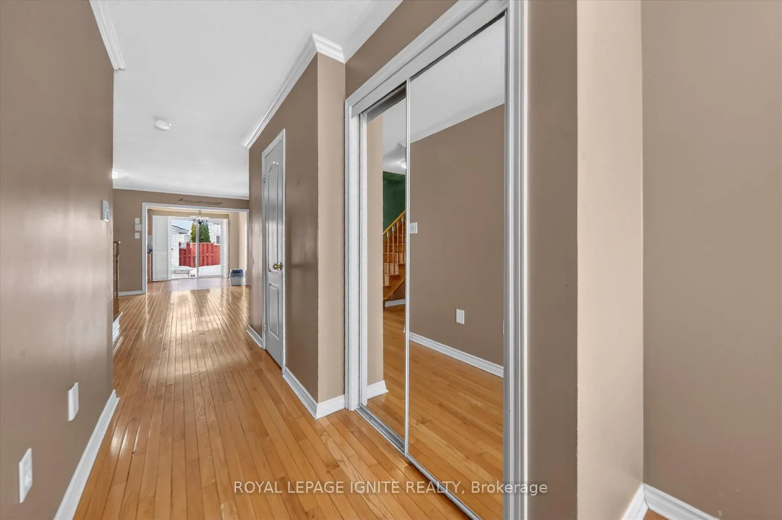 Photo 4 of Unit Main, 22 Sugarberry Drive, Brampton, Credit Valley — HOMEH