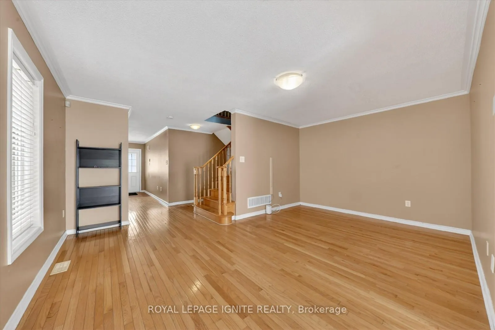 Photo 10 of Unit Main, 22 Sugarberry Drive, Brampton, Credit Valley — HOMEH