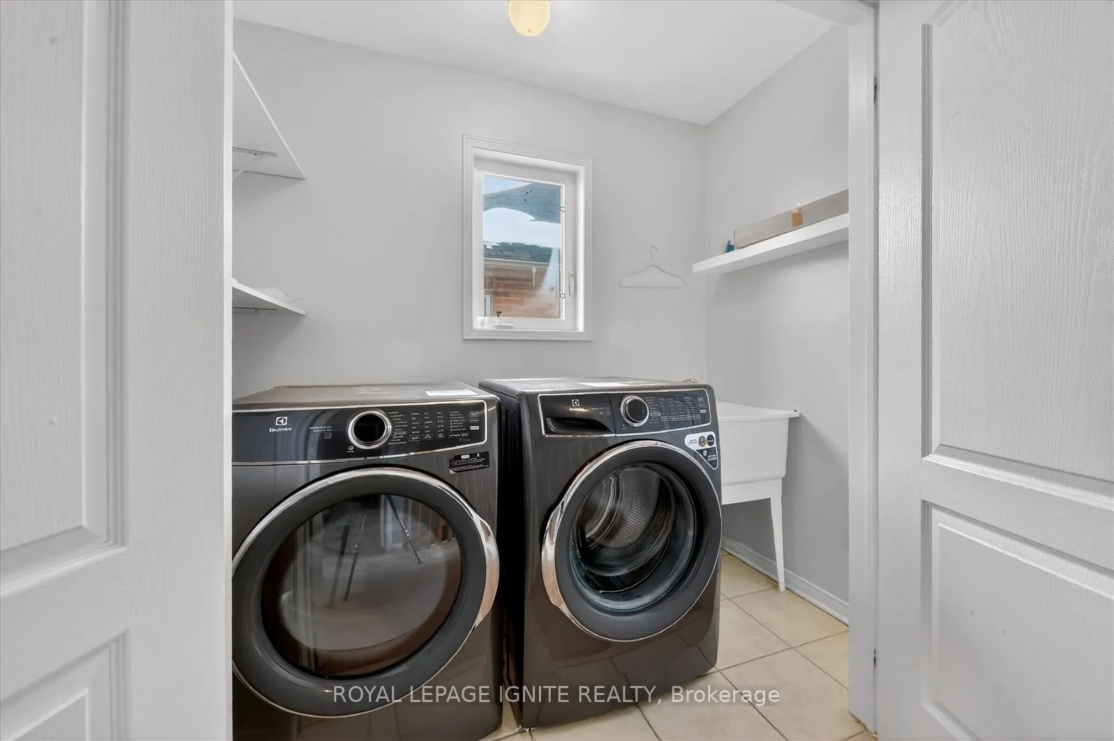 Photo 23 of Unit Main, 22 Sugarberry Drive, Brampton, Credit Valley — HOMEH