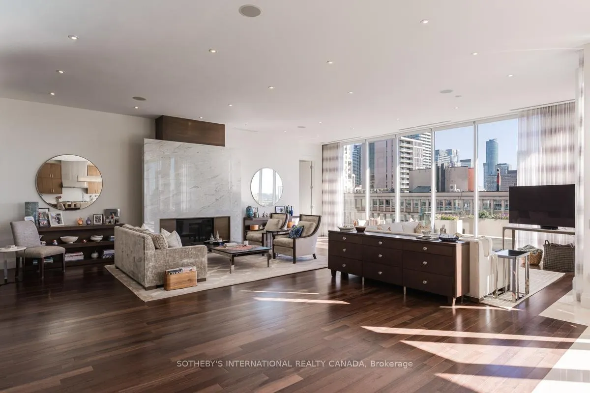 Photo 5 of Unit 1201, 155 Cumberland Street, Toronto, The Annex — HOMEH