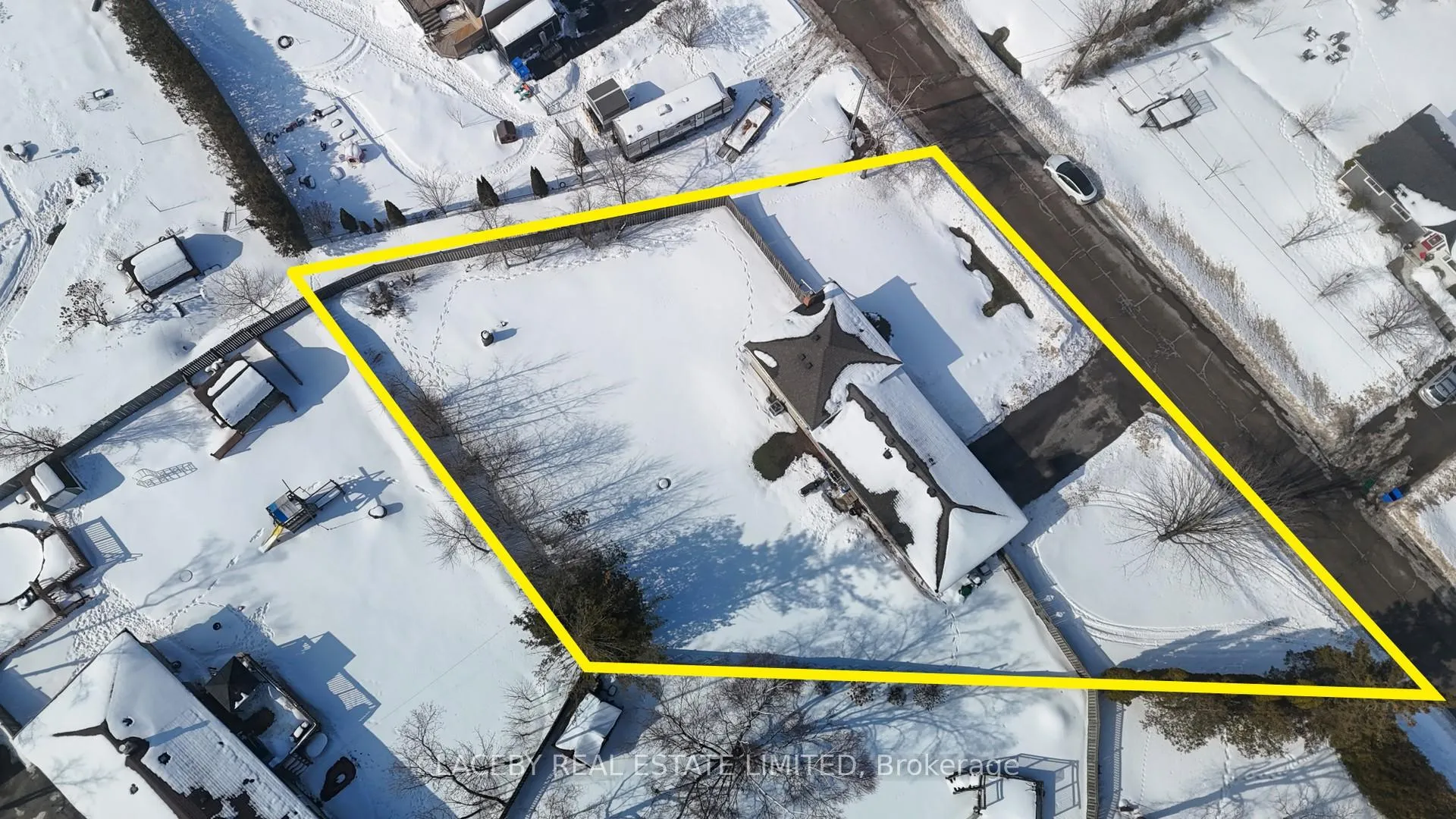 Photo 3 of 79 Douglas Street, Georgina, Sutton & Jackson's Point — HOMEH