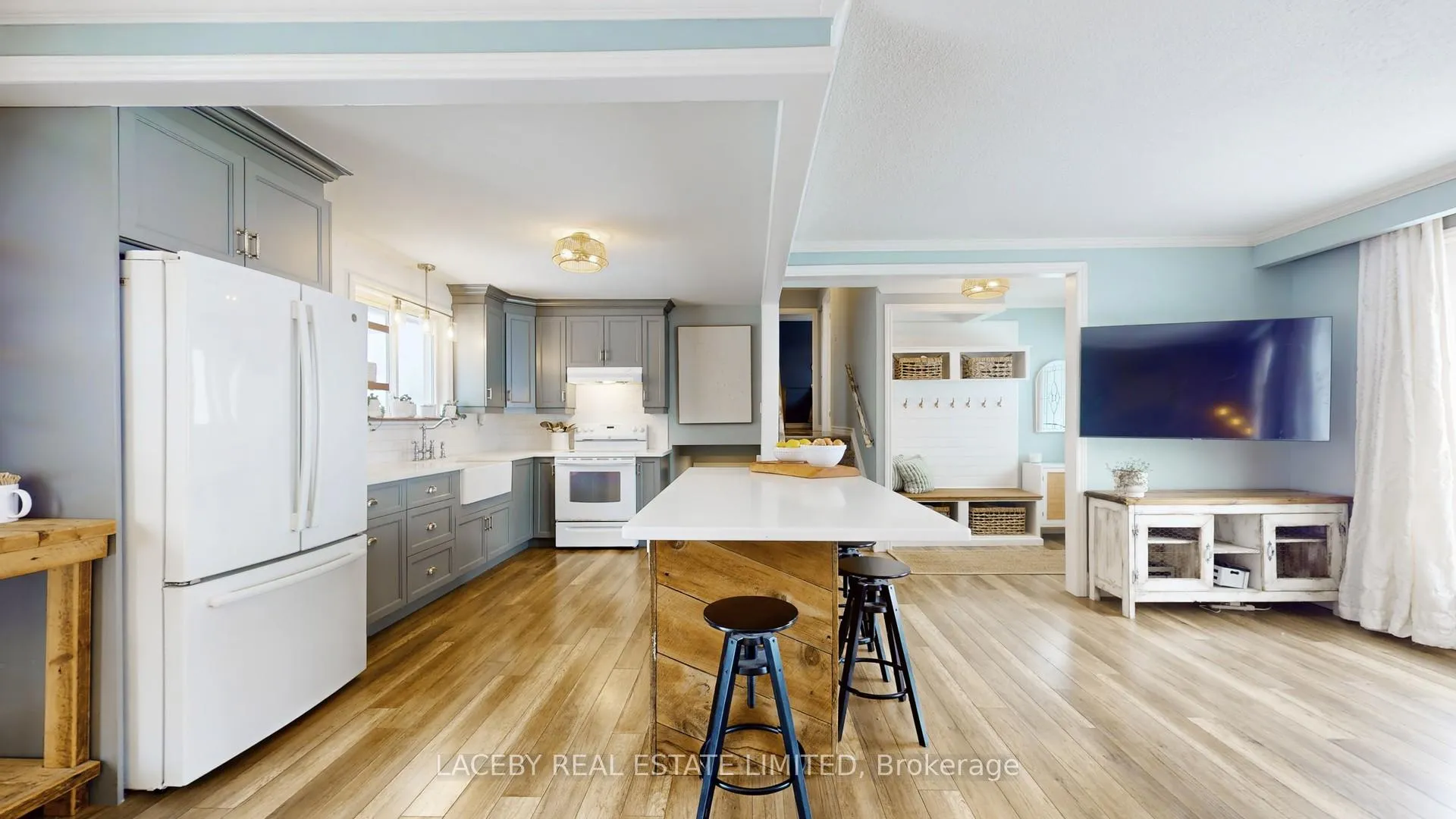 Photo 13 of 79 Douglas Street, Georgina, Sutton & Jackson's Point — HOMEH