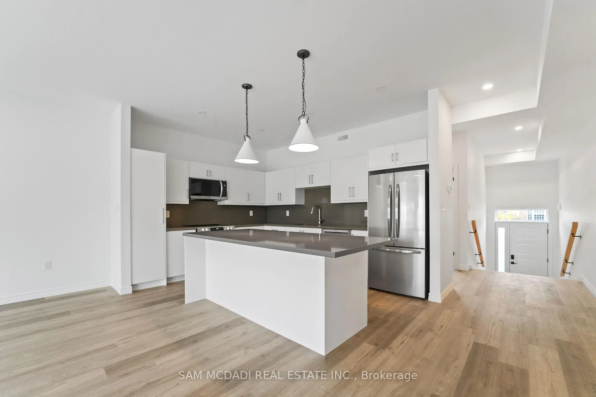Photo 4 of 175 Margaret Avenue, Hamilton, Stoney Creek — HOMEH