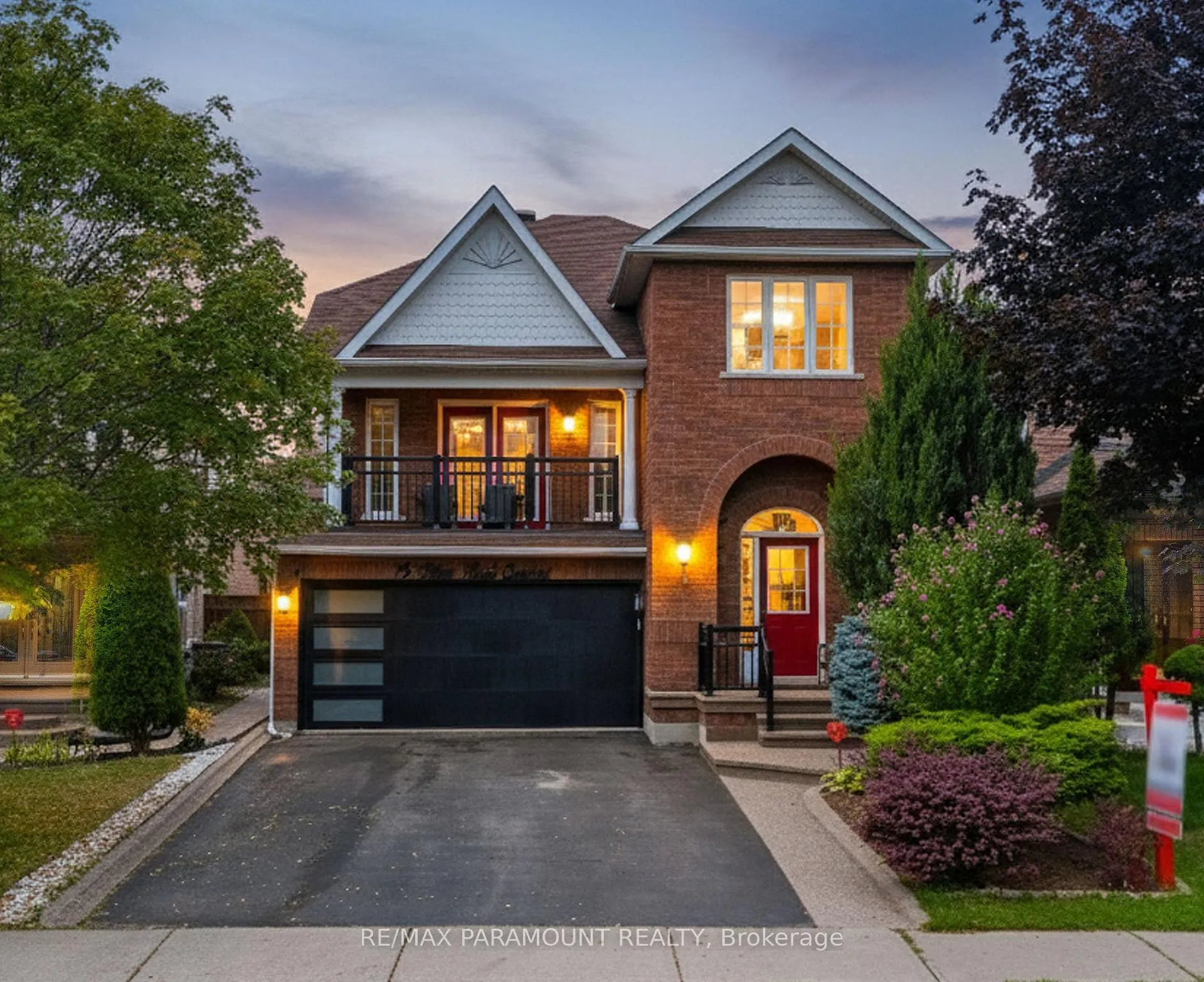 Front of 19 River Rock Crescent