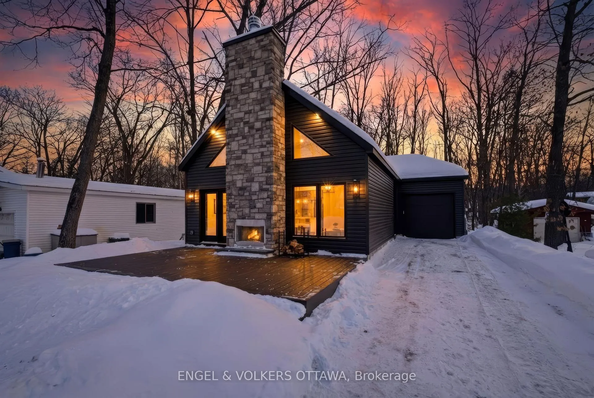 Front of 557 Bayview Drive