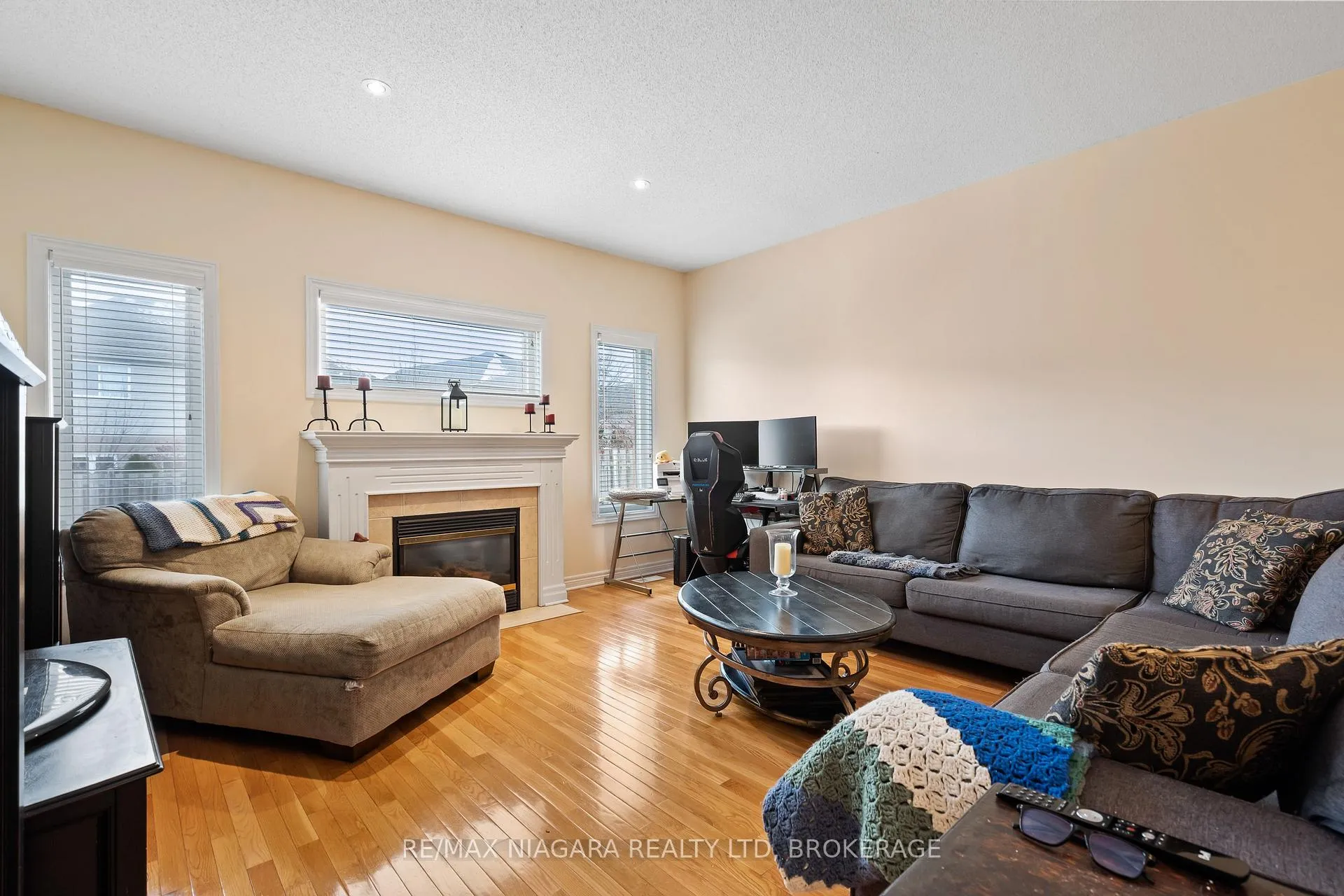 Photo 10 of 7 Honey Locust Circle, Thorold, Confederation Heights — HOMEH