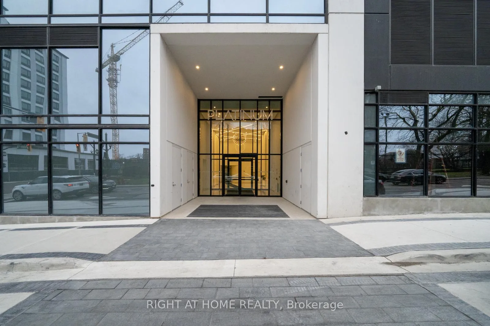 Photo 2 of Unit 807, 15 Queen Street S, Hamilton, Central — HOMEH