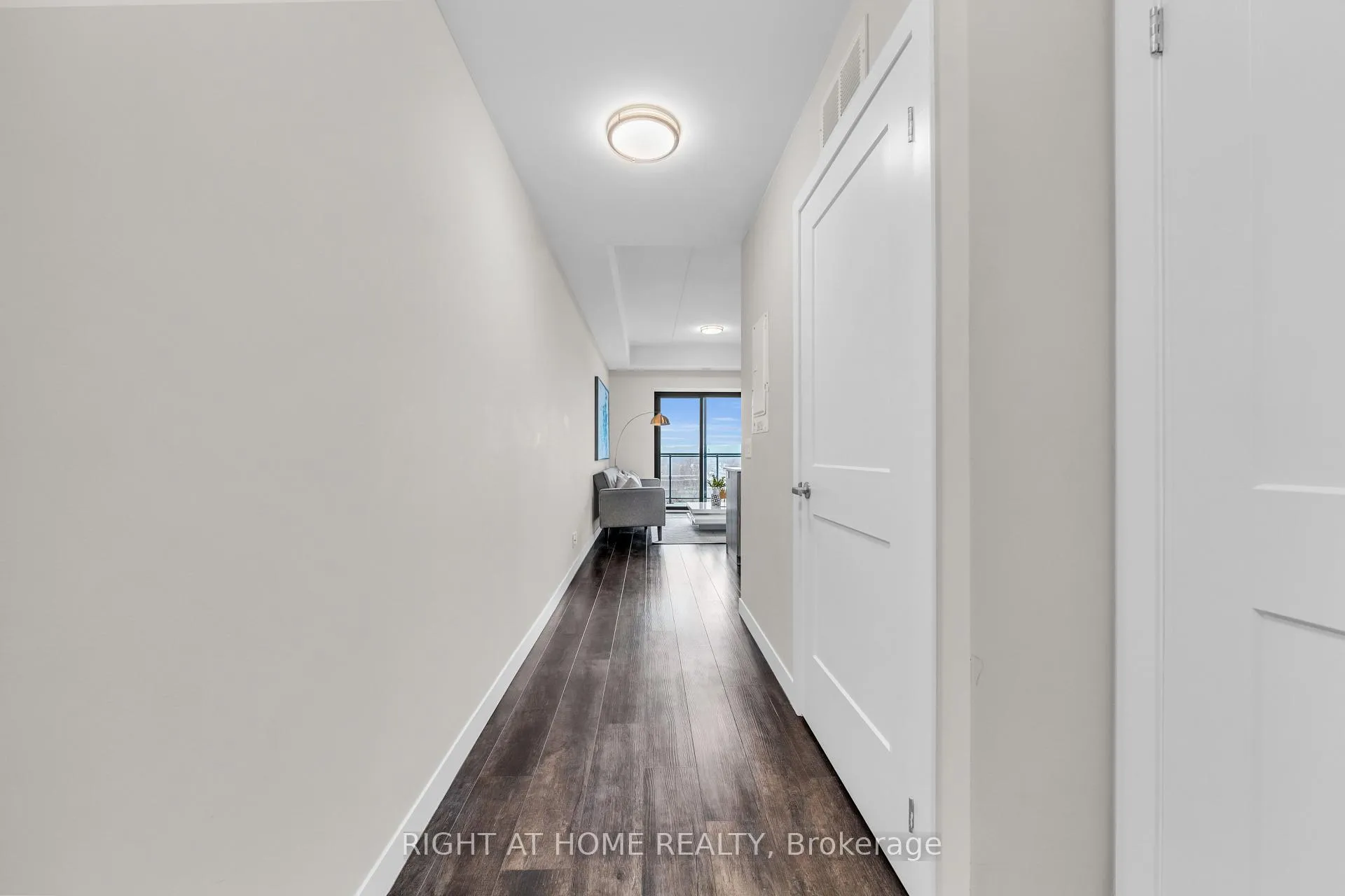 Photo 4 of Unit 807, 15 Queen Street S, Hamilton, Central — HOMEH