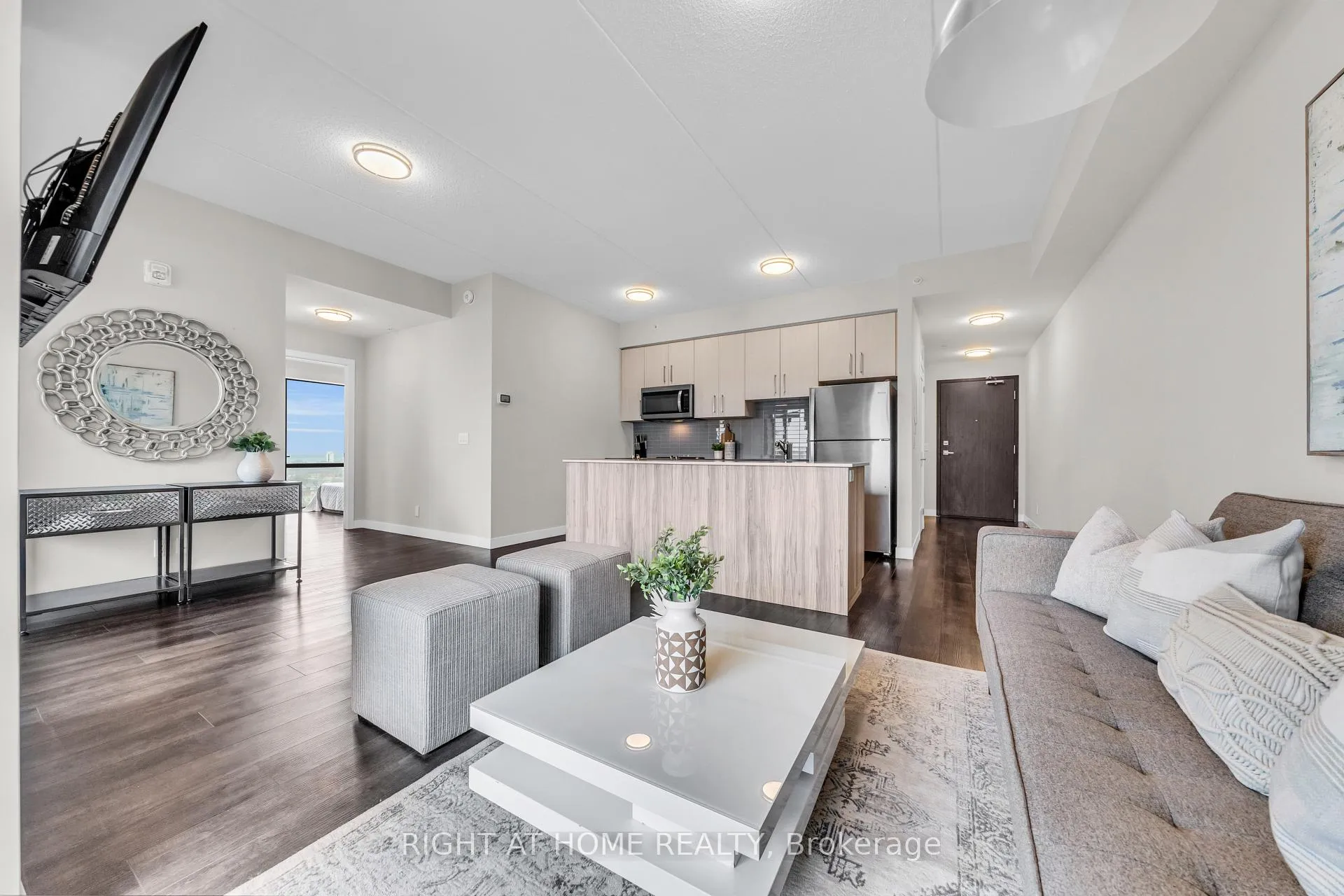 Photo 10 of Unit 807, 15 Queen Street S, Hamilton, Central — HOMEH