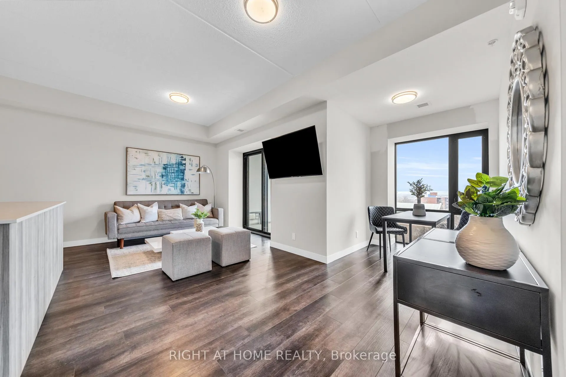 Photo 11 of Unit 807, 15 Queen Street S, Hamilton, Central — HOMEH