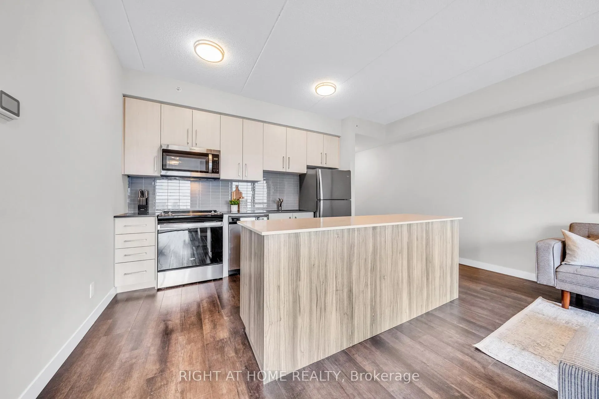 Photo 12 of Unit 807, 15 Queen Street S, Hamilton, Central — HOMEH