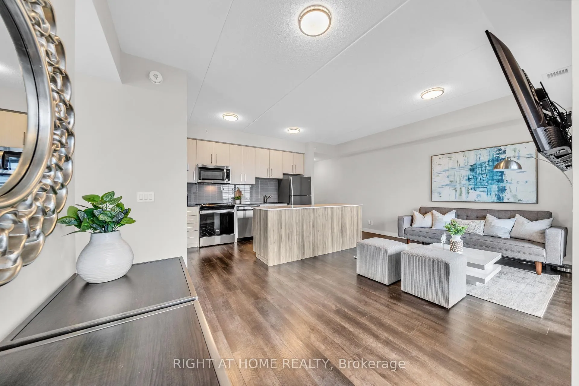 Photo 18 of Unit 807, 15 Queen Street S, Hamilton, Central — HOMEH