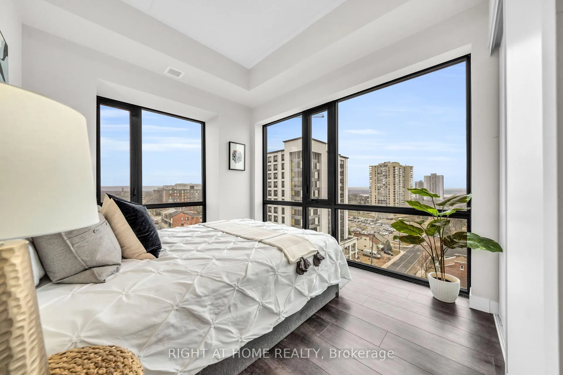 Photo 28 of Unit 807, 15 Queen Street S, Hamilton, Central — HOMEH