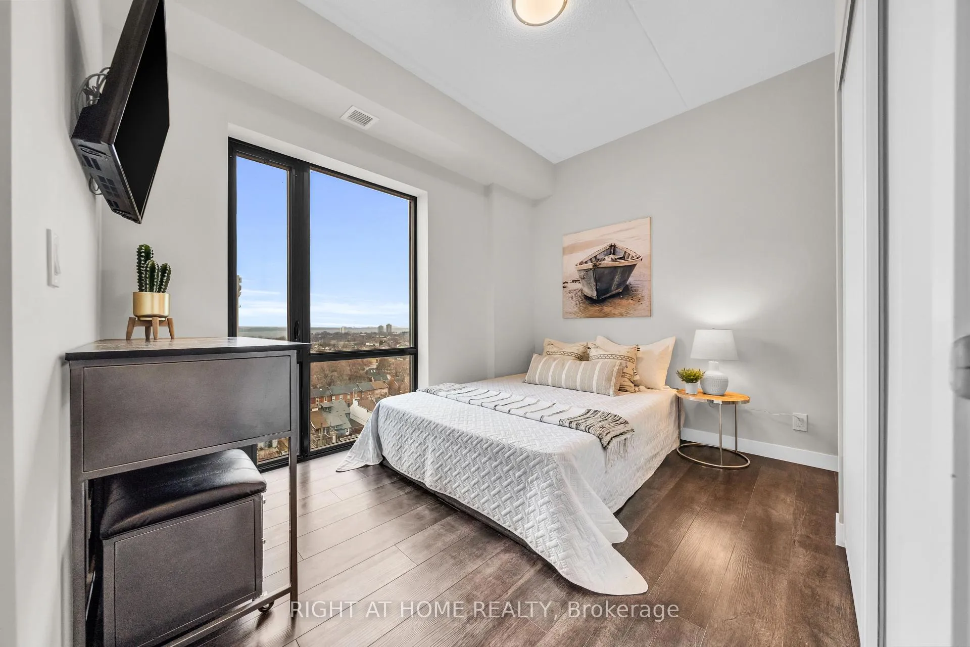 Photo 31 of Unit 807, 15 Queen Street S, Hamilton, Central — HOMEH
