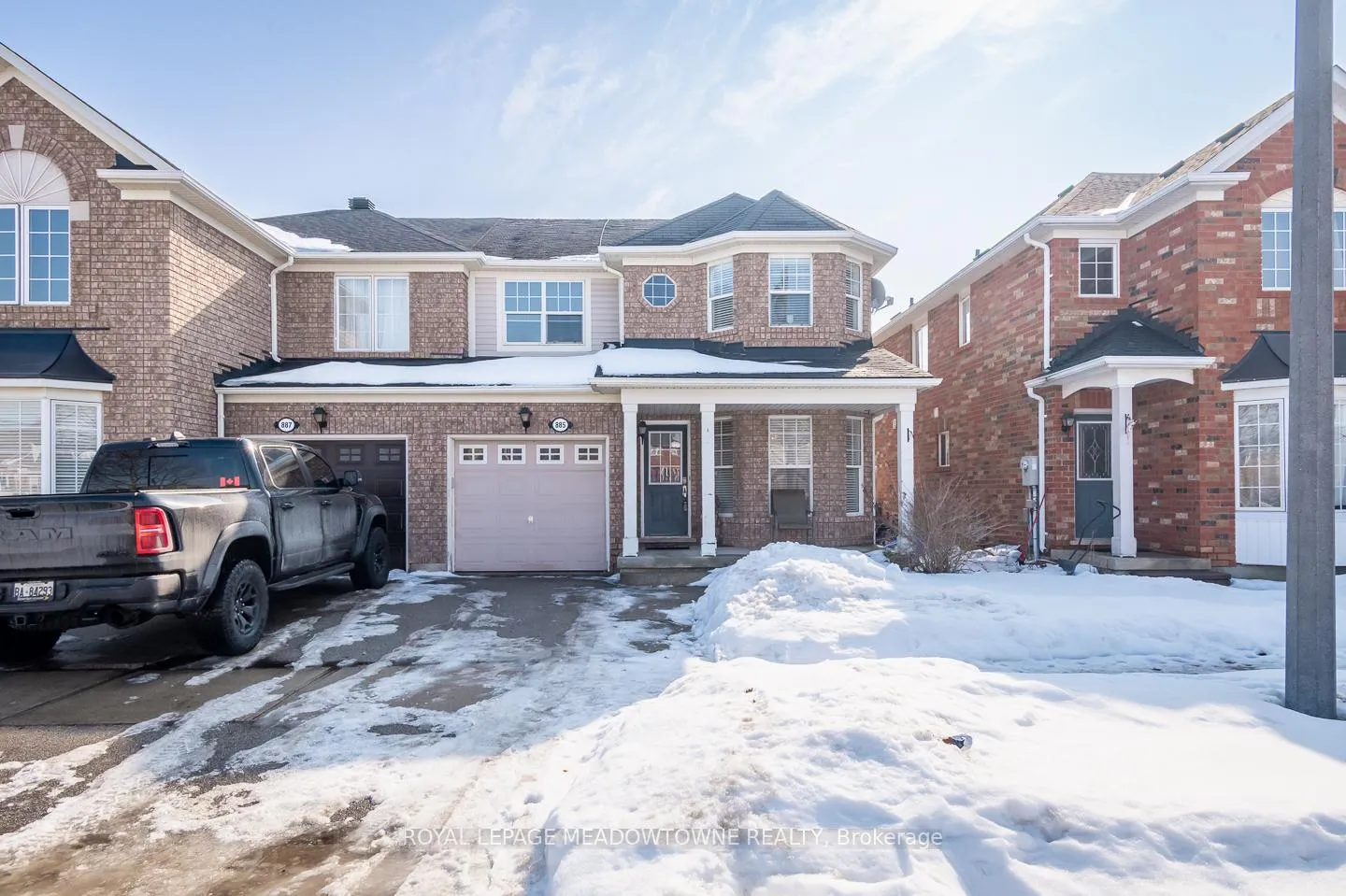 Front of 885 Gazley Circle