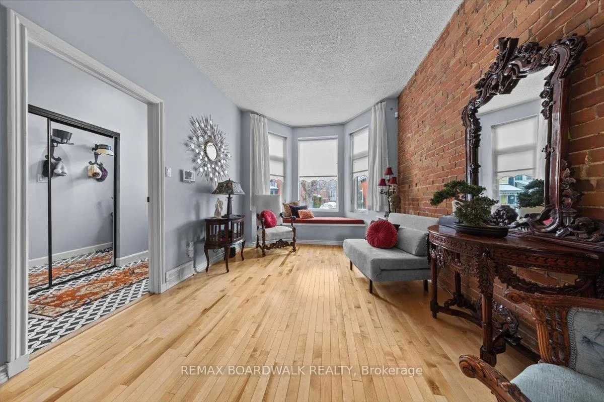 Photo 5 of 32 Waverley Street, Ottawa, Ottawa Centre/Golden Triangle — HOMEH