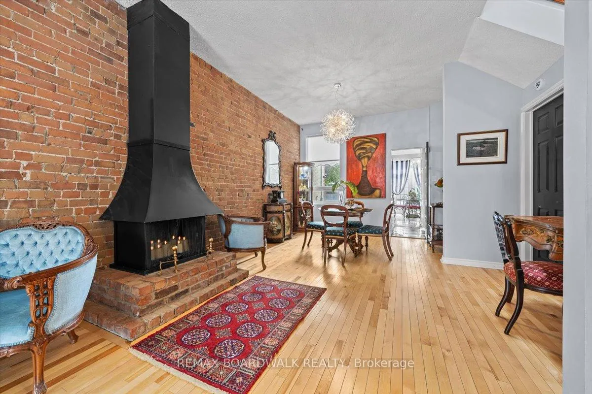Photo 8 of 32 Waverley Street, Ottawa, Ottawa Centre/Golden Triangle — HOMEH