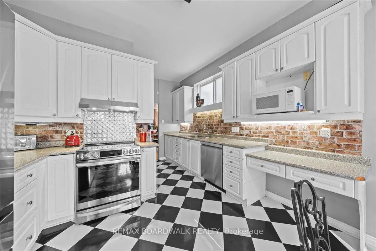 Photo 19 of 32 Waverley Street, Ottawa, Ottawa Centre/Golden Triangle — HOMEH