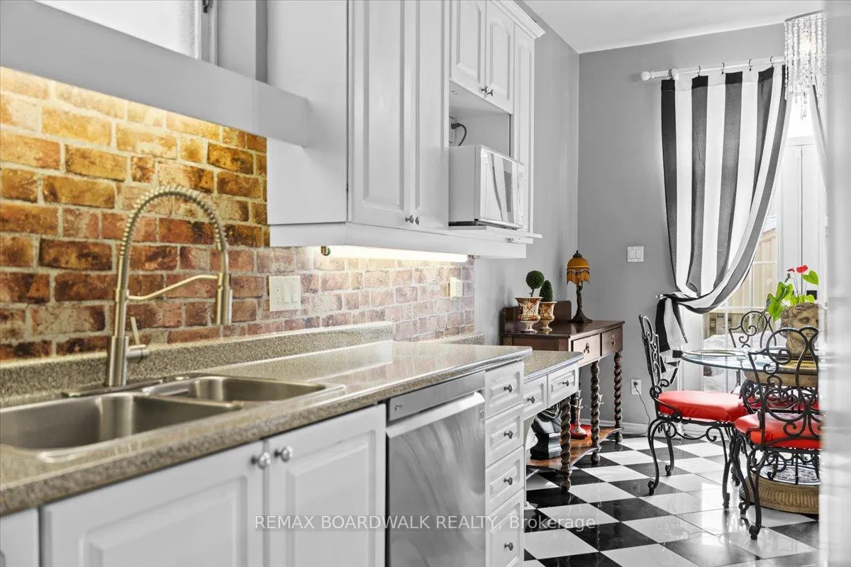 Photo 20 of 32 Waverley Street, Ottawa, Ottawa Centre/Golden Triangle — HOMEH