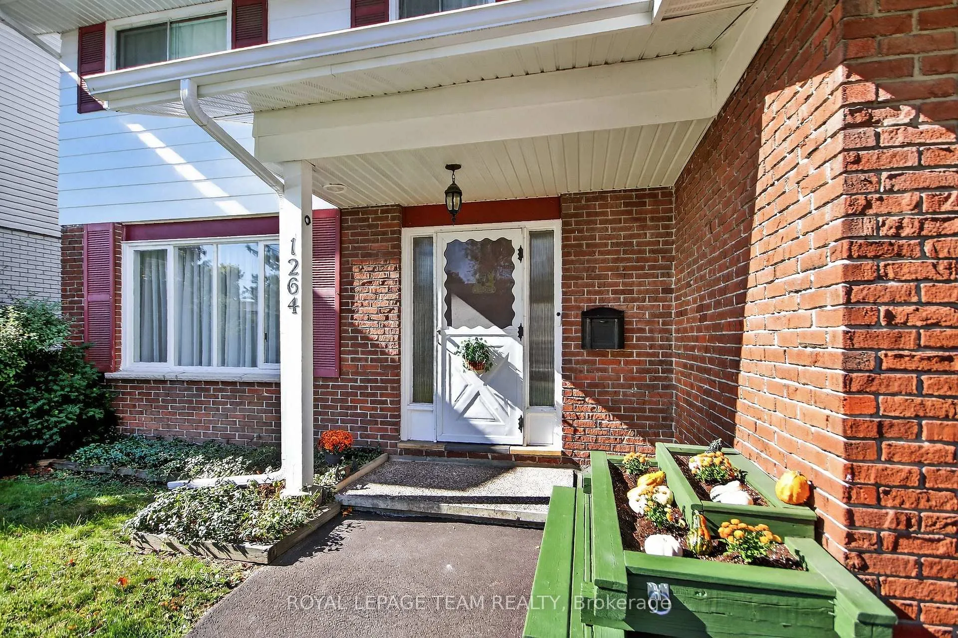 Photo 2 of 1264 Morrison Drive, Ottawa, Redwood Park — HOMEH