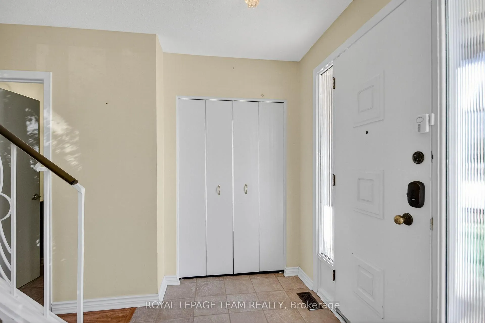 Photo 4 of 1264 Morrison Drive, Ottawa, Redwood Park — HOMEH