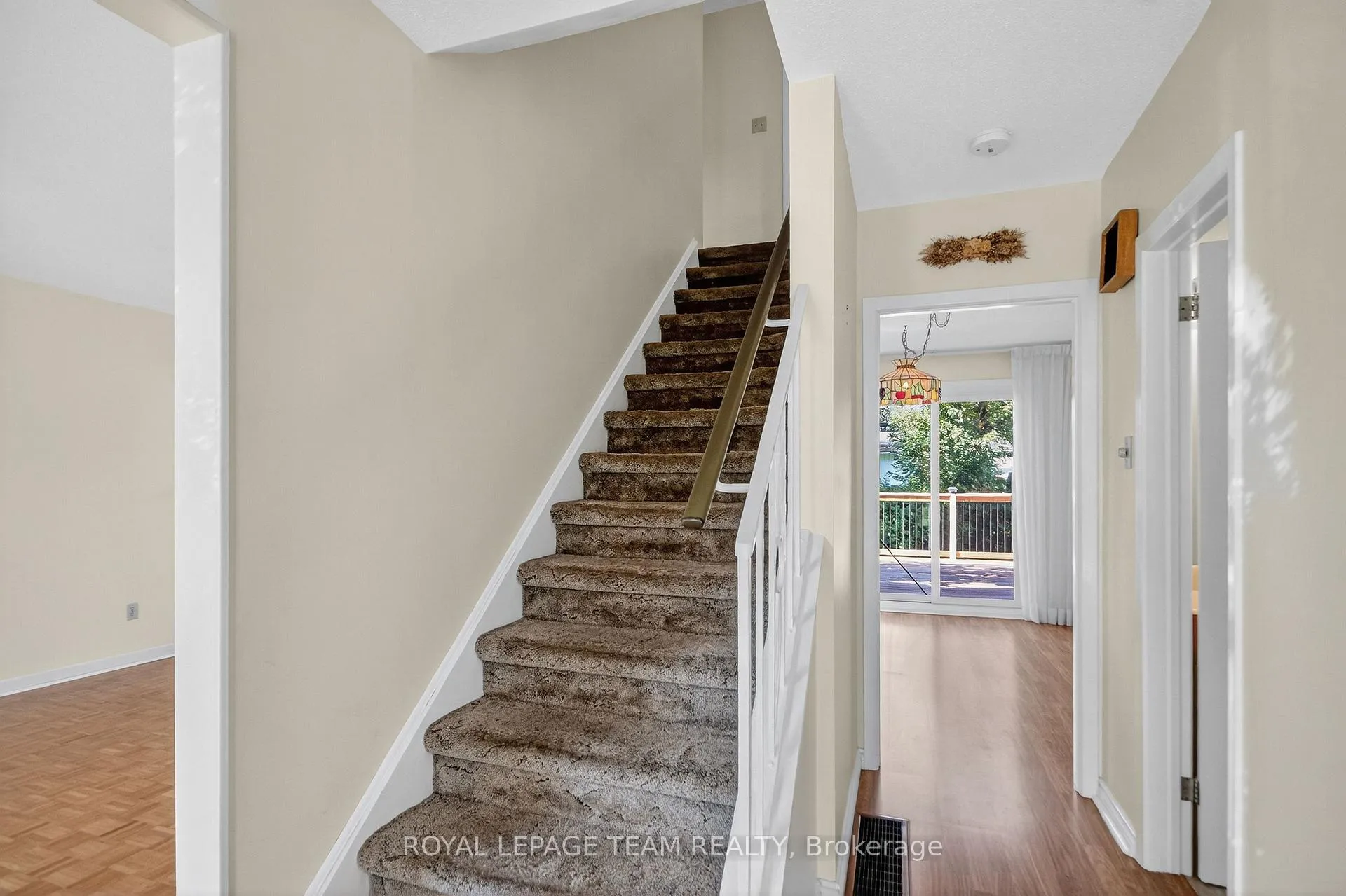 Photo 5 of 1264 Morrison Drive, Ottawa, Redwood Park — HOMEH