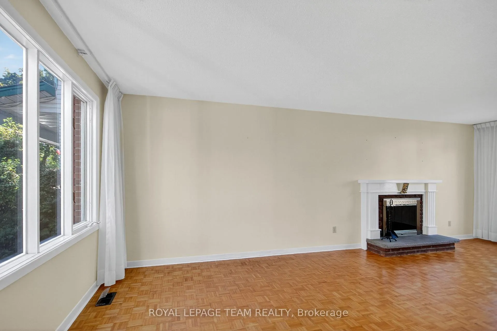 Photo 10 of 1264 Morrison Drive, Ottawa, Redwood Park — HOMEH