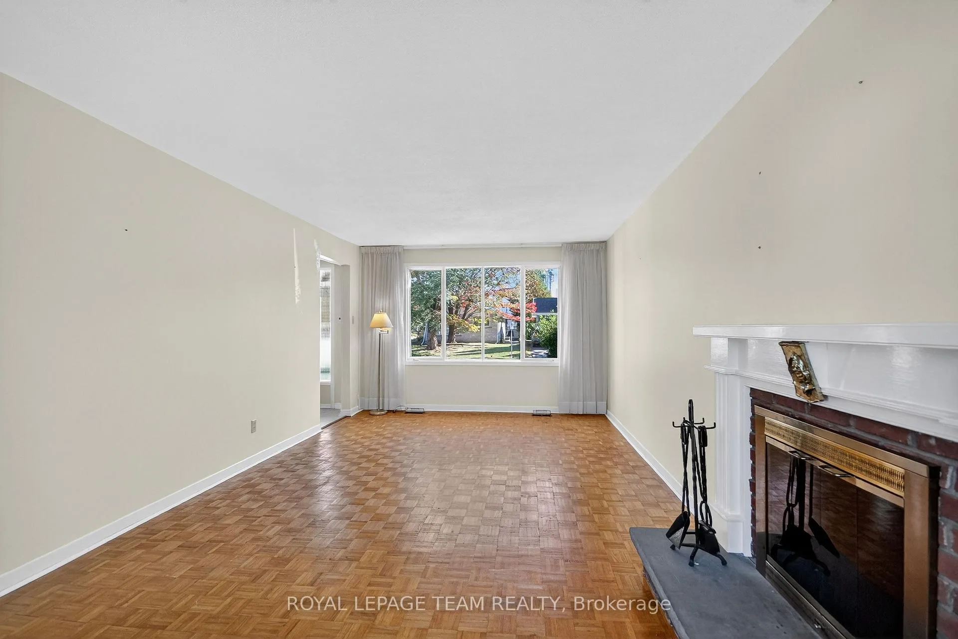 Photo 11 of 1264 Morrison Drive, Ottawa, Redwood Park — HOMEH
