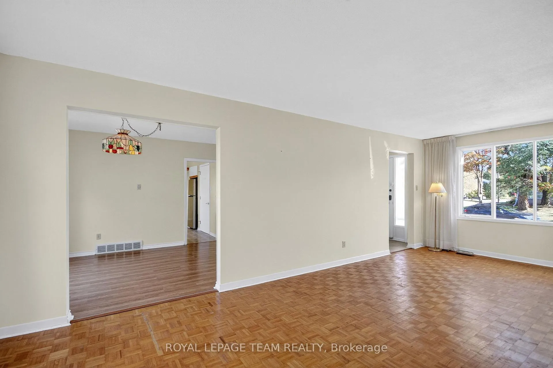Photo 12 of 1264 Morrison Drive, Ottawa, Redwood Park — HOMEH