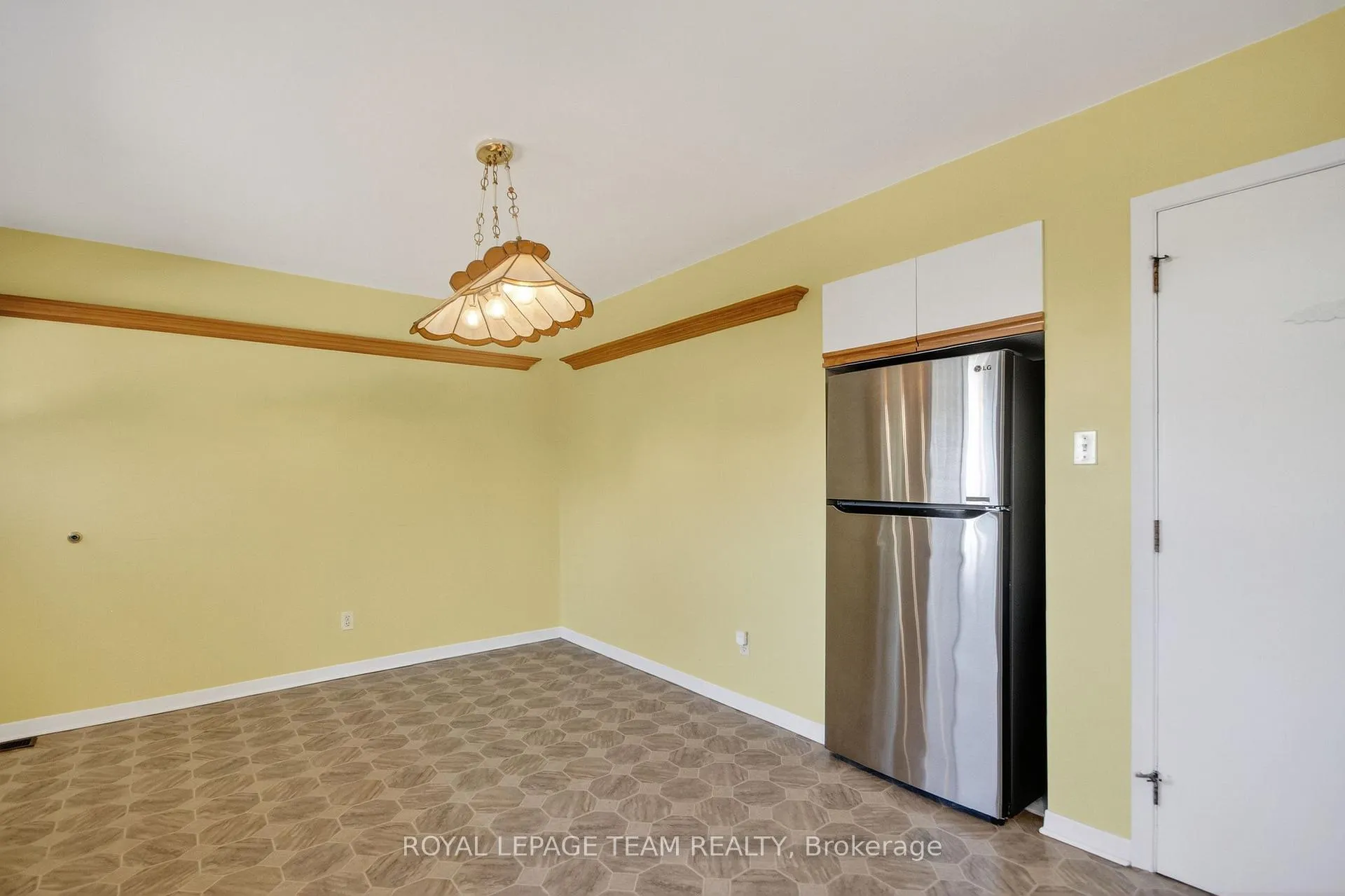 Photo 19 of 1264 Morrison Drive, Ottawa, Redwood Park — HOMEH