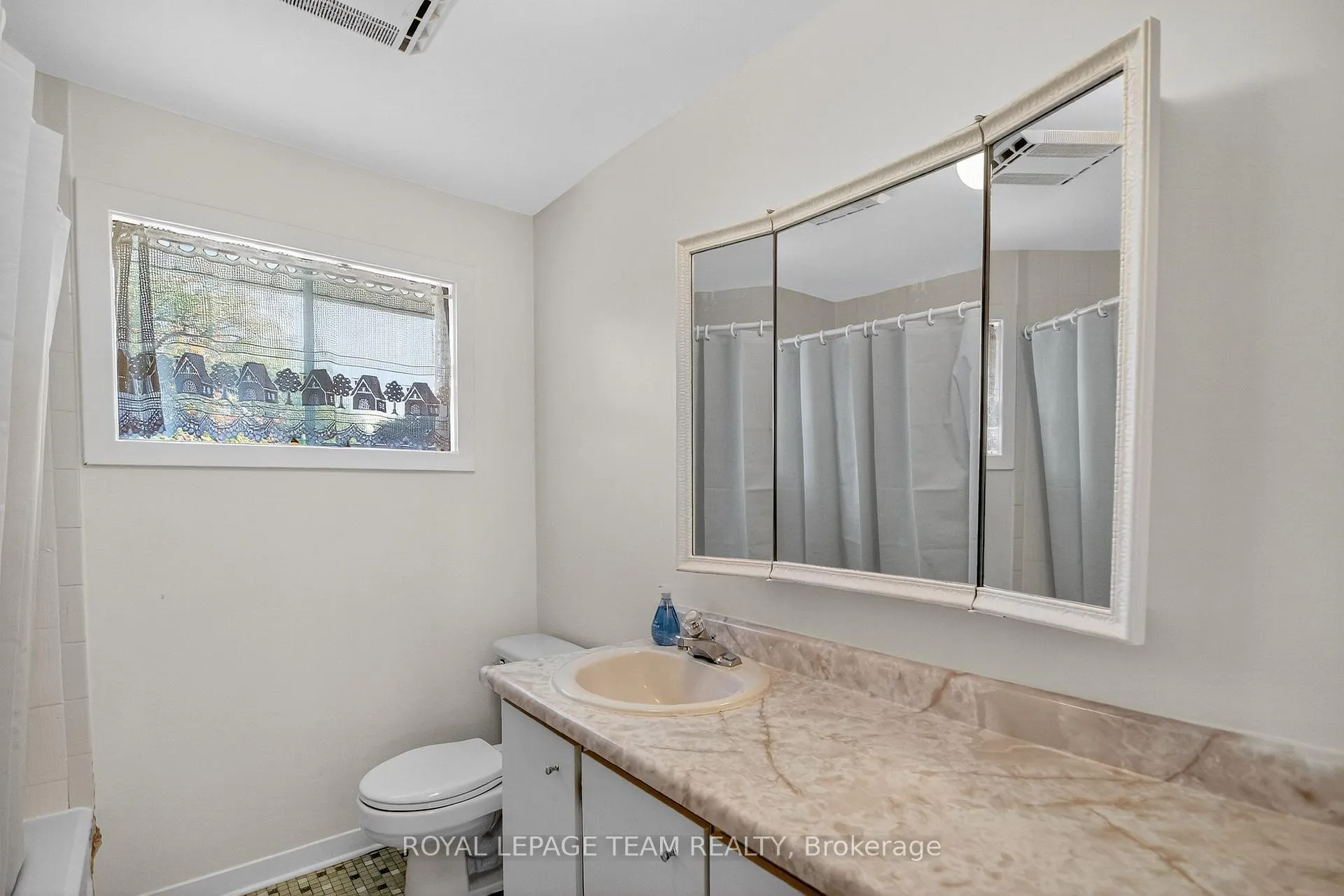 Photo 28 of 1264 Morrison Drive, Ottawa, Redwood Park — HOMEH