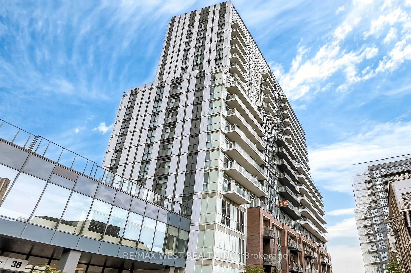Front of Unit 807, 38 Honeycrisp Crescent
