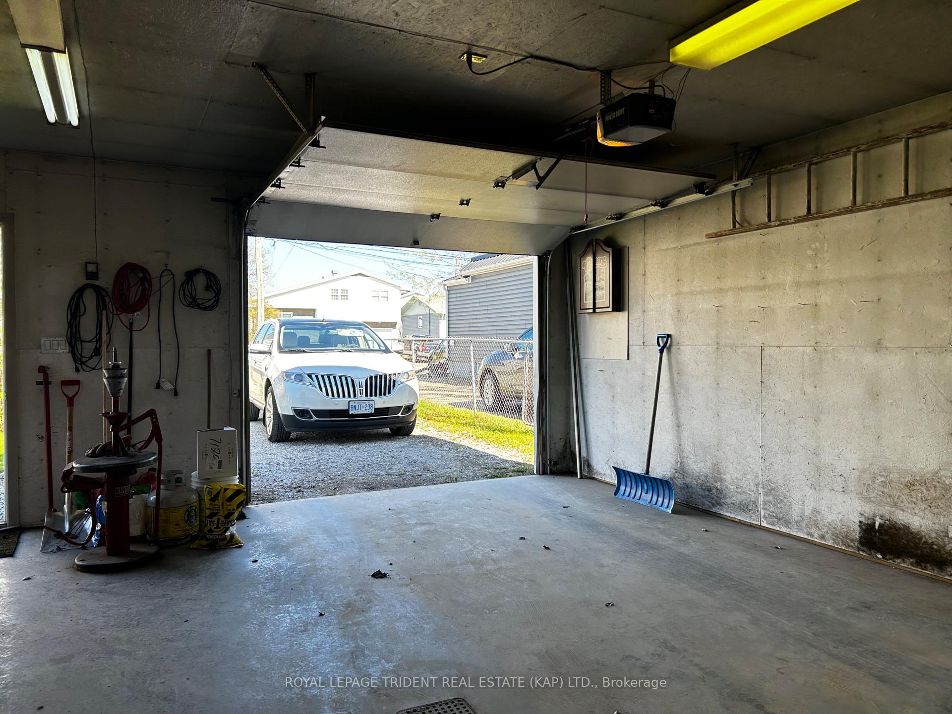 Photo 10 of 9 Ontario Avenue, Kapuskasing — HOMEH