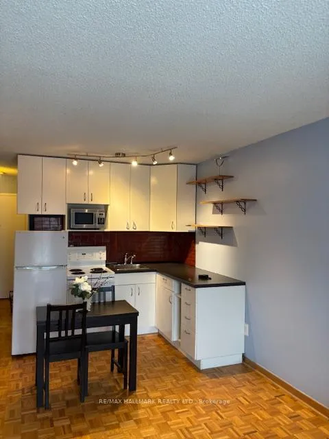Front of Unit 203, 123 Woodbine Avenue