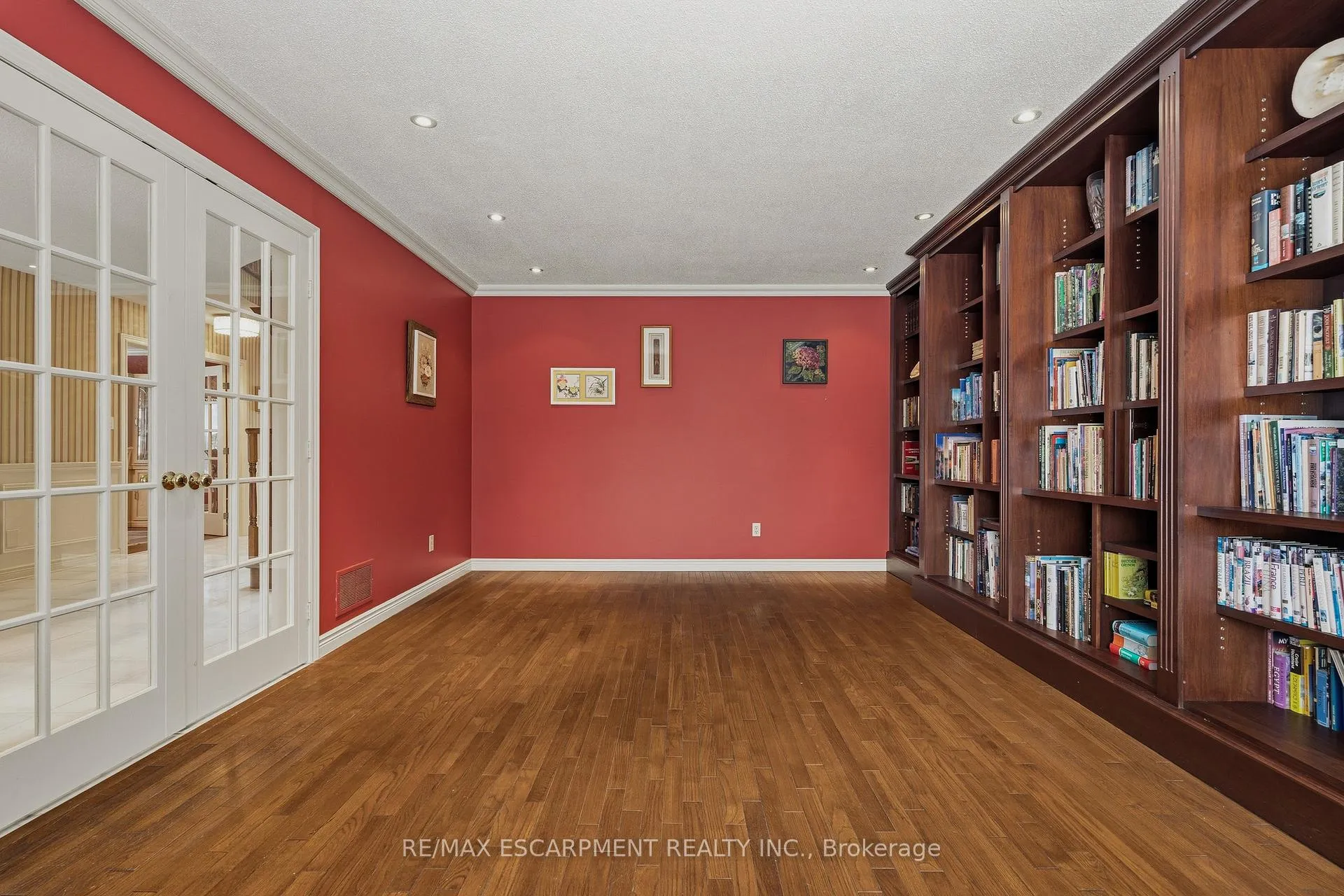 Photo 4 of 141 Garden Avenue, Hamilton, Ancaster — HOMEH