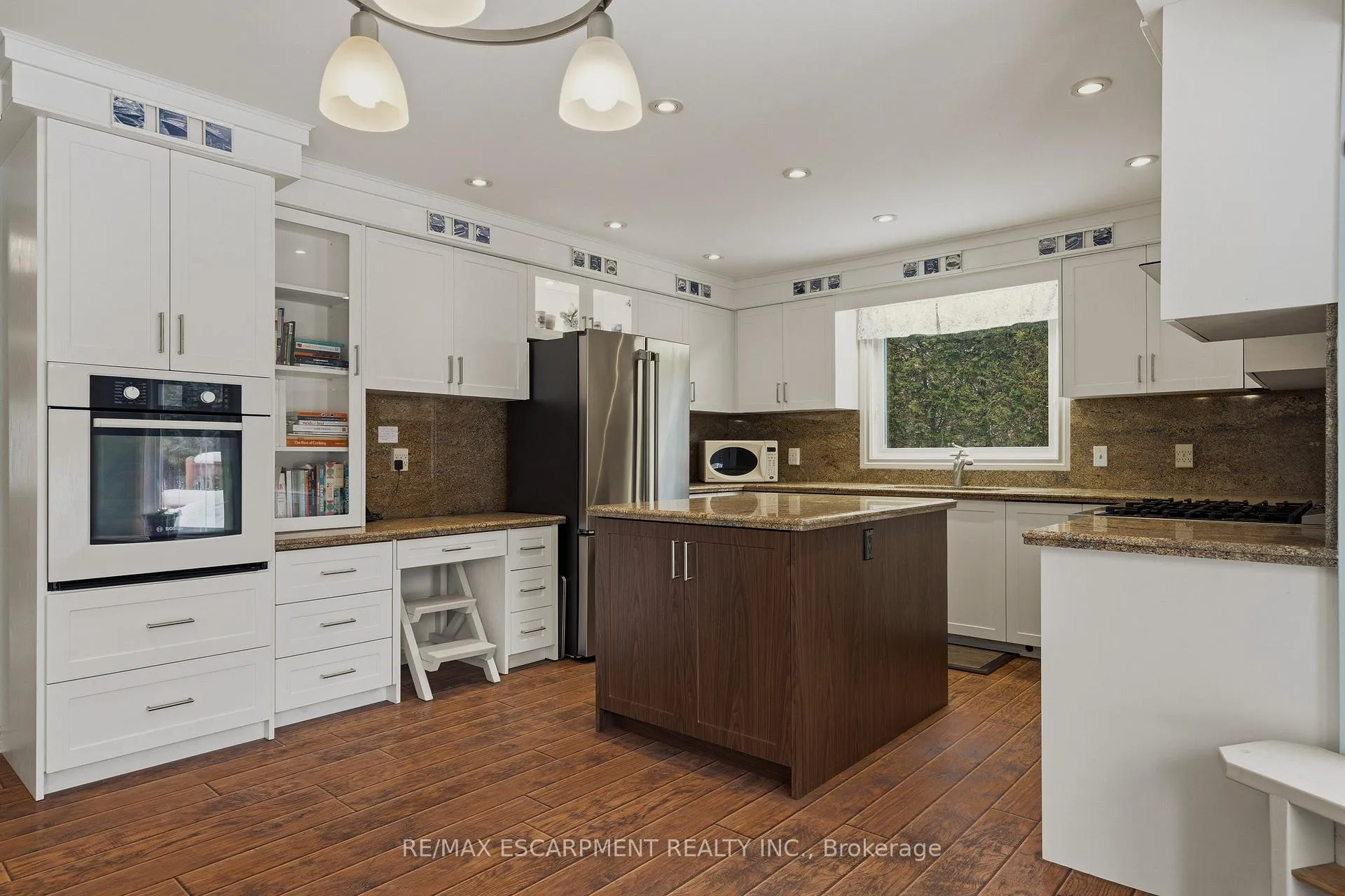 Photo 10 of 141 Garden Avenue, Hamilton, Ancaster — HOMEH