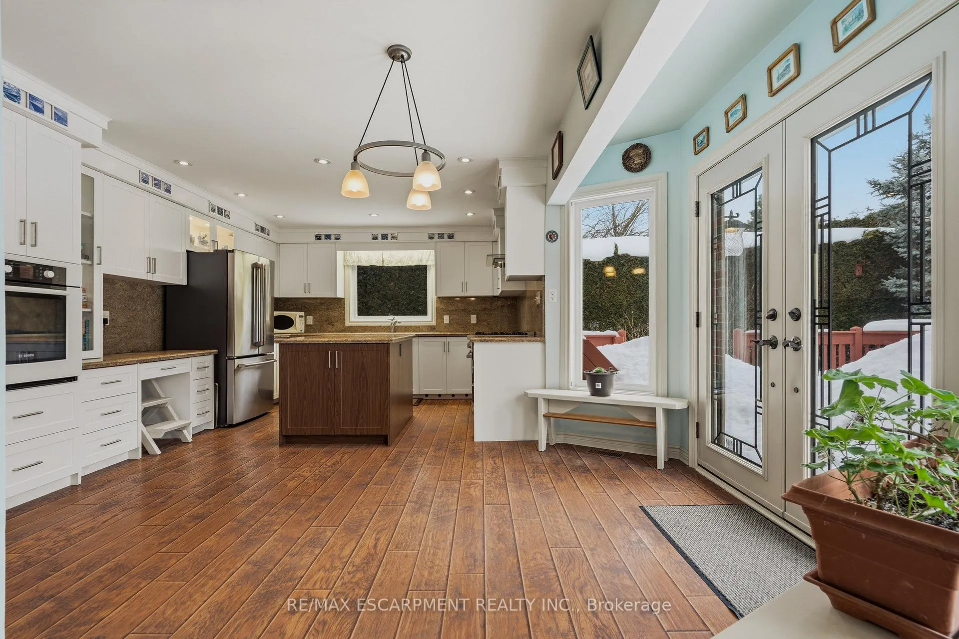 Photo 11 of 141 Garden Avenue, Hamilton, Ancaster — HOMEH