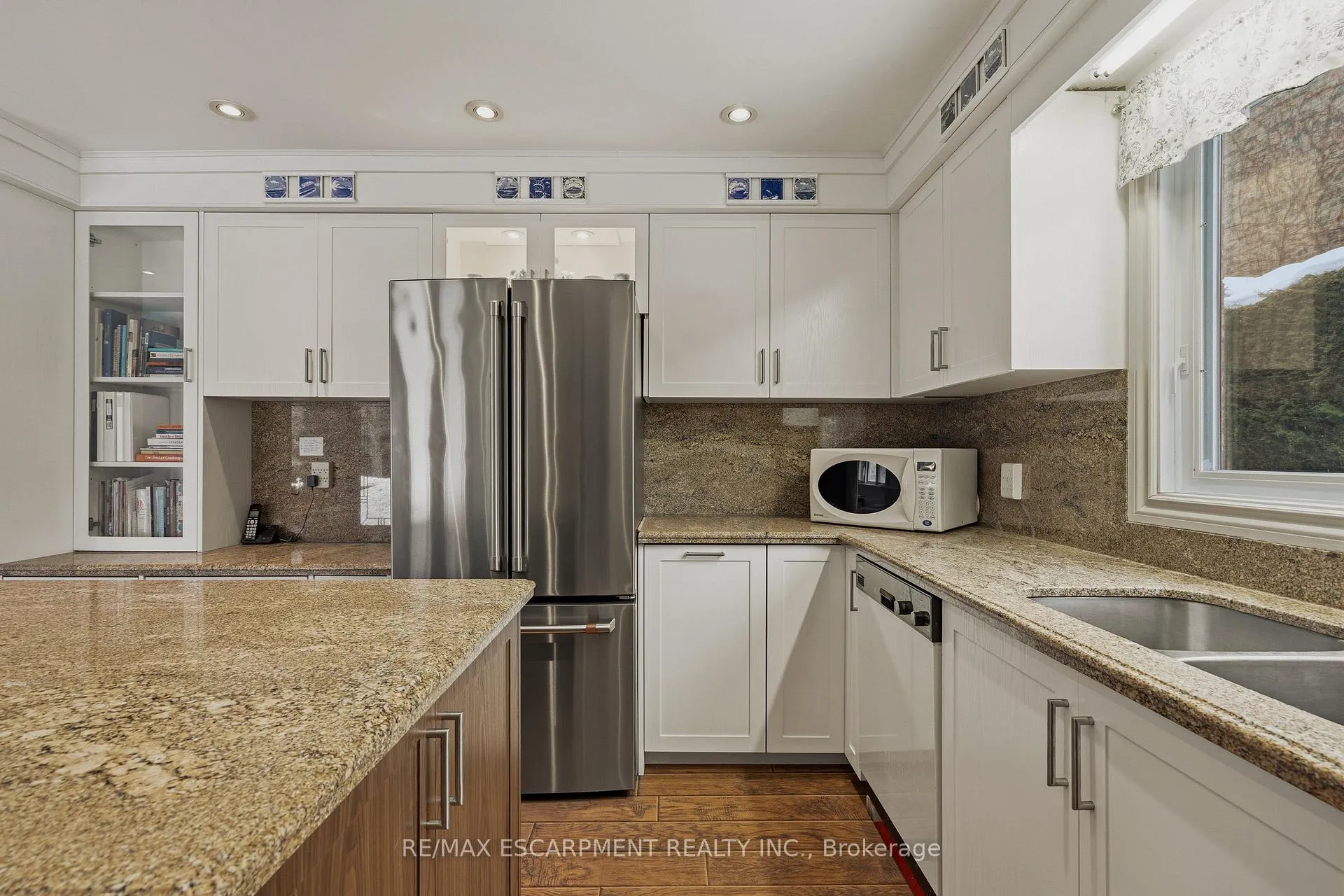 Photo 13 of 141 Garden Avenue, Hamilton, Ancaster — HOMEH