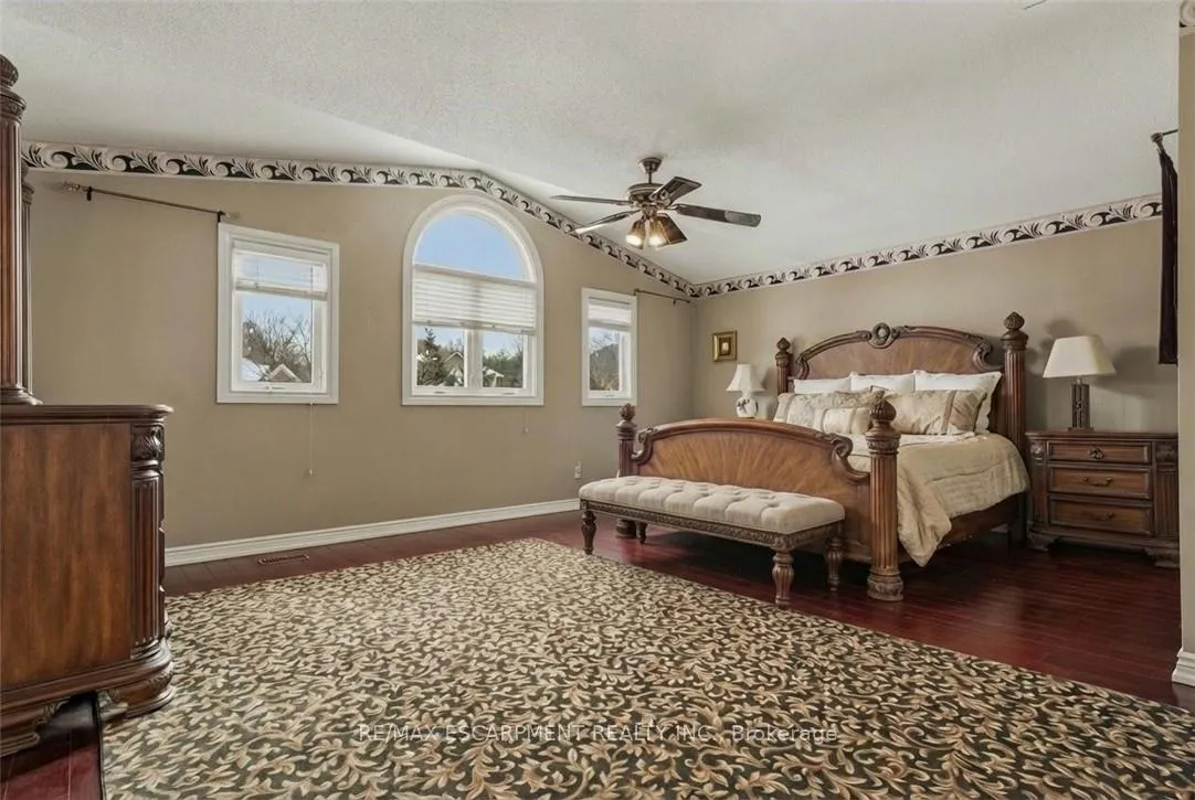 Photo 23 of 141 Garden Avenue, Hamilton, Ancaster — HOMEH