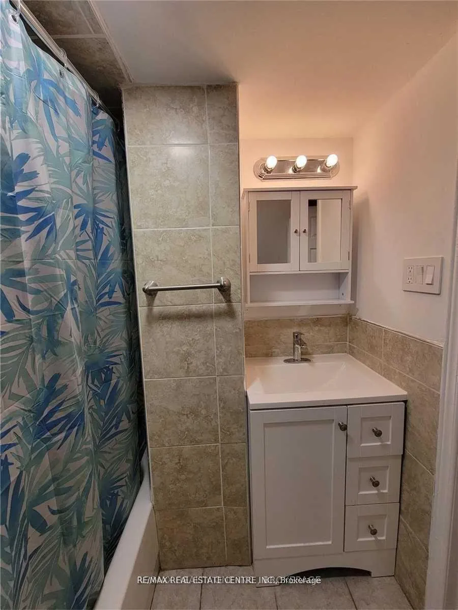 Photo 8 of 59 Palmer Drive, Ajax, Central — HOMEH